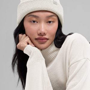 Cable Knit Winter Bliss Beanie ?C Ivory